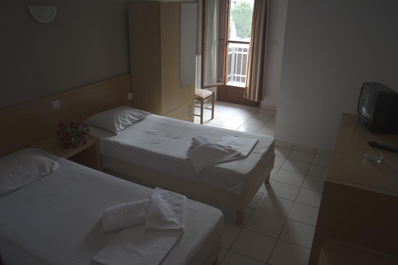 נאה קרוואלי Hotel Paralia מראה חיצוני תמונה